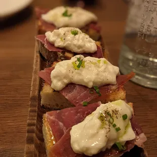 Prosciutto &amp; burrata crostini