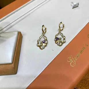 Nice pair of ears rings I got a good deal tanks Amy