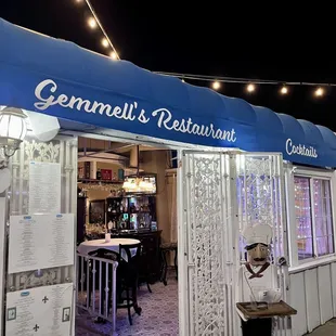 Restaurant enterance