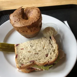 turkey on cranberry bread