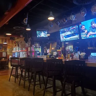 Looking from the lowtop tables