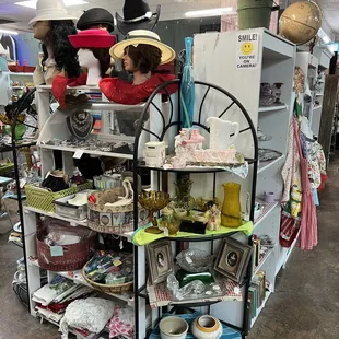 Antiques, antique jewelry and fashion