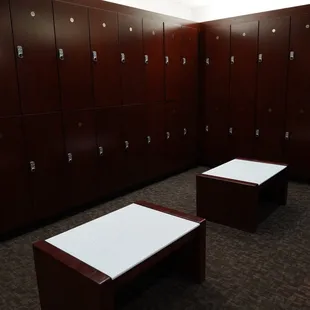 Luxury locker rooms at Genesis East Central