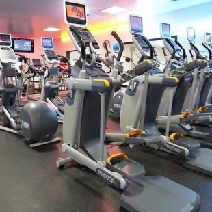 Cardio equipment at Genesis East Central