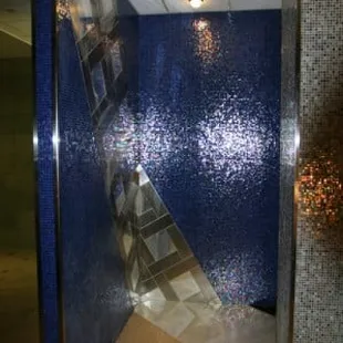 Genesis Hutch Location Locker Rooms