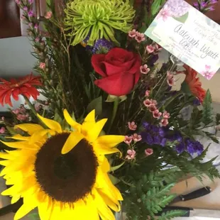 I ordered this for my daughters 16th birthday.   It has no bow on it &amp; the flowers are a mess.    I'm so upset.  SMH thanks a lot.