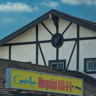 Still the same sign from the Finishing Valley location and same grill so they've got the same great feel