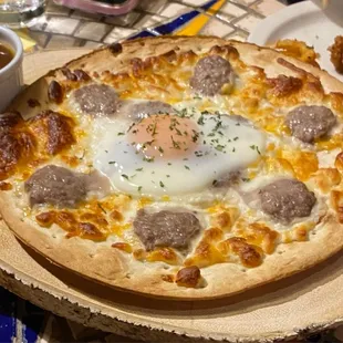 Loco Moco Pizza