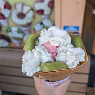 Ice Cream Crepes: Strawberry Ice Cream + Kiwi
