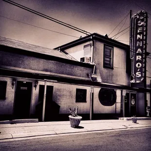 Gennaro's Bar and Restaurant