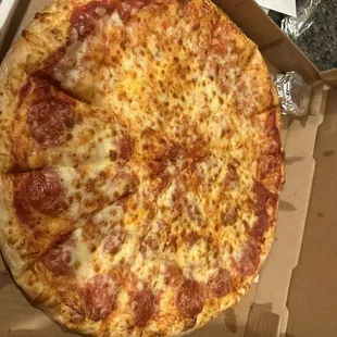 L Cheese Pizza