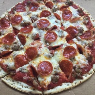 Classic pizza,sausage,mushrooms and pepperoni