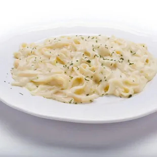 Fettuccine pasta with creamy alfredo sauce from Genova&apos;s To Go.