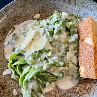 Spinach Alfredo half portion, shared portion. So fresh. High quality. Excellent lunch.