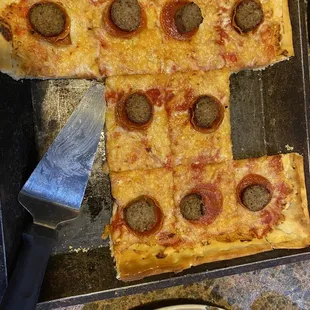 Pepperoni and meatball 16" PIZZA