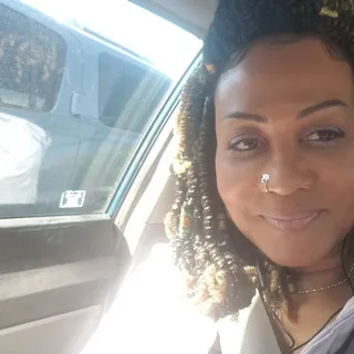 Dee Z.