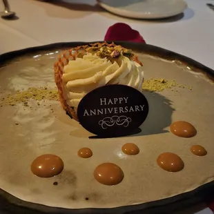 Super delectable cheescake dessert.
