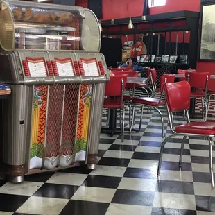 a juke box in a diner