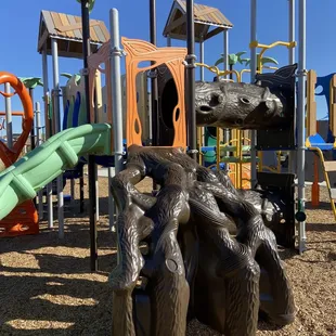 Many different climbing features for the slides