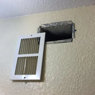Vent plate doesn't stay screwed into the wall. Fiancé tried to screw it back in several times, it just kept falling right back down.