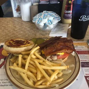 When you want a diner burger, you go to Webb&apos;s. Period.