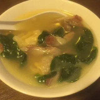 Won Ton Soup with Spinach & BBQ Pork