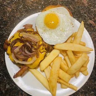 Hangover burger w/ grilled onions &amp; a fried egg
