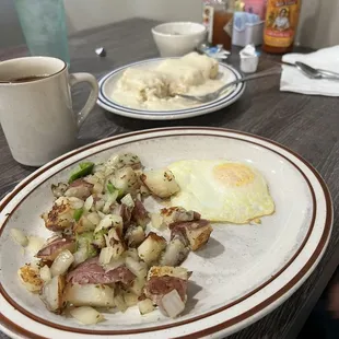 Biscuits and gravy as a side