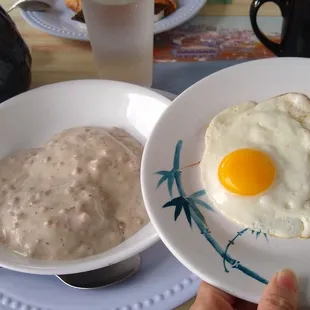 Half order biscuit and gravy