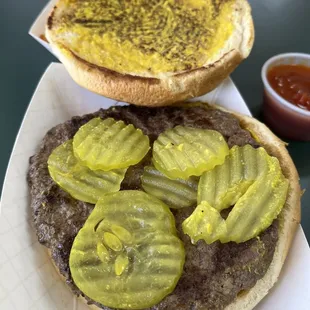 Great Burger !!! Cheeseburger with mustard, pickles, and jalapeños only !!! Texas Style !!!