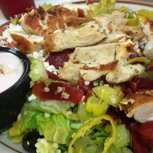 Outstanding chicken Greek with their homemade Greek salad dressing. A must.