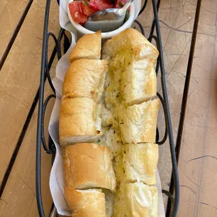 Complementary bread with tomatoes and cheese fab