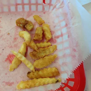 Dammit! Stop serving me the dregs of fryer basket. Risk chipping a tooth or so short can&apos;t dip them without getting on my fingers