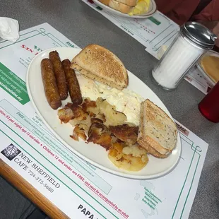a plate of breakfast food