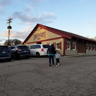 Storefront for George's