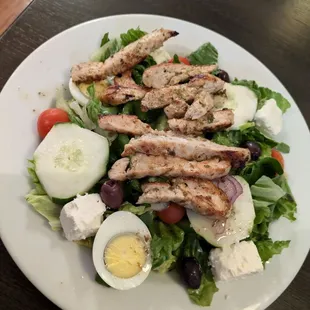 Greek salad with chicken