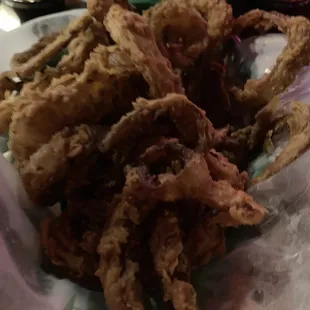 &quot;Medium&quot; order of onion rings (a huge pile)