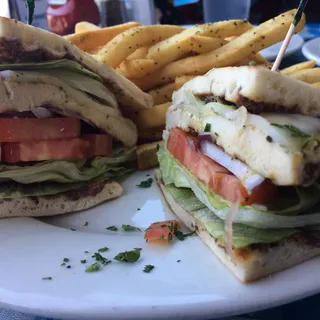 GREEK CHICKEN SANDWICH