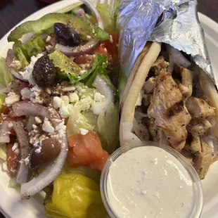 Chicken Pita Sandwich with side salad