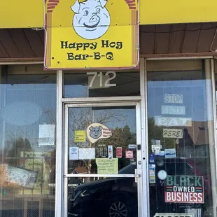 Proof that the restaurant is NOT open during posted hours