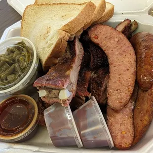 Half Rack of Ribs, Hot Links &amp; Green Beans