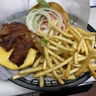 The best bacon cheeseburger I've ever had