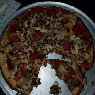 Gluten free pizza, with pepperoni and mushrooms; 10" in size