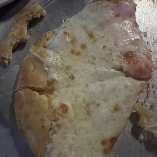 Beer Cracker Cheese Pizza