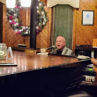 Piano man!