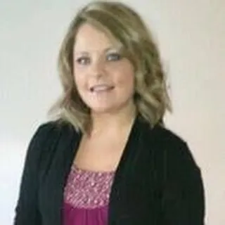 Lynnsey L.