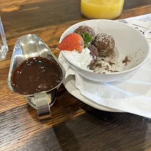 Donut holes w chicolate