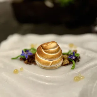 Meringue dessert