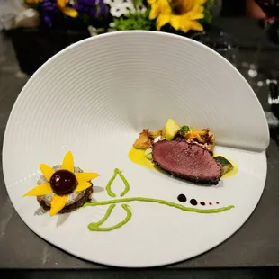 Venison with basil purée and chanterelle mushrooms