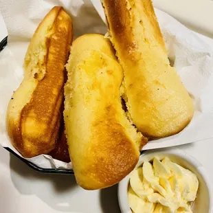 HOMEMADE CORNBREAD STICKS WITH PEACH BUTTER